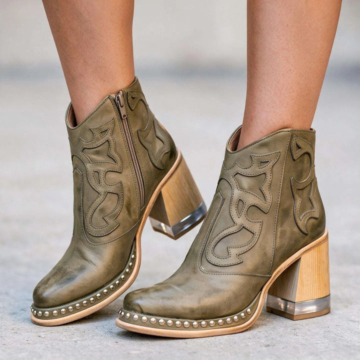 Reese — Ankle Boots (6), Rosewood Virginia